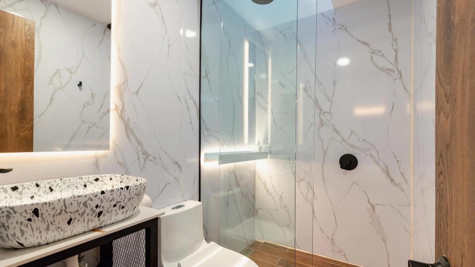 Ll 203 4Br 4Bath Apartment Close To Lleras Park - Poblado - Medellin Colombia