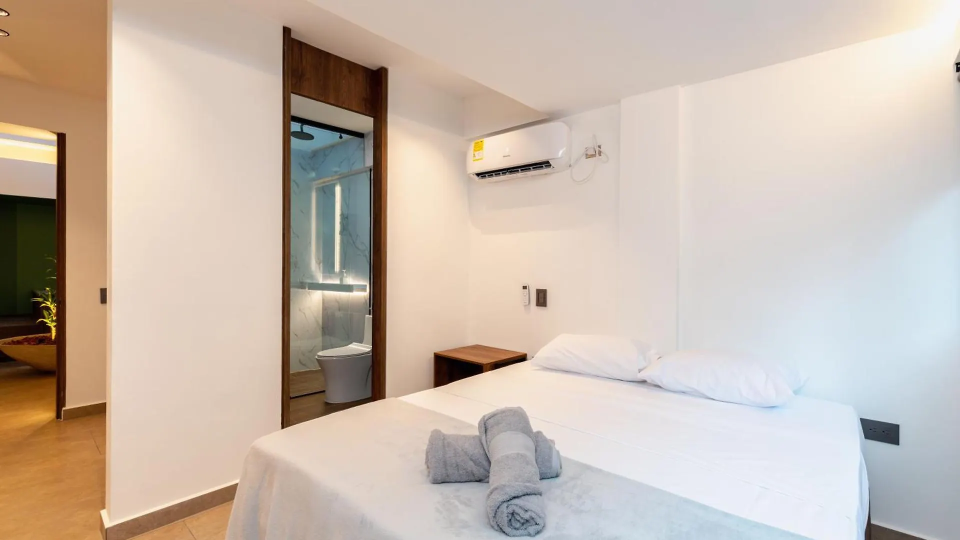 Ll 203 4Br 4Bath Apartment Close To Lleras Park - Poblado - Medellin