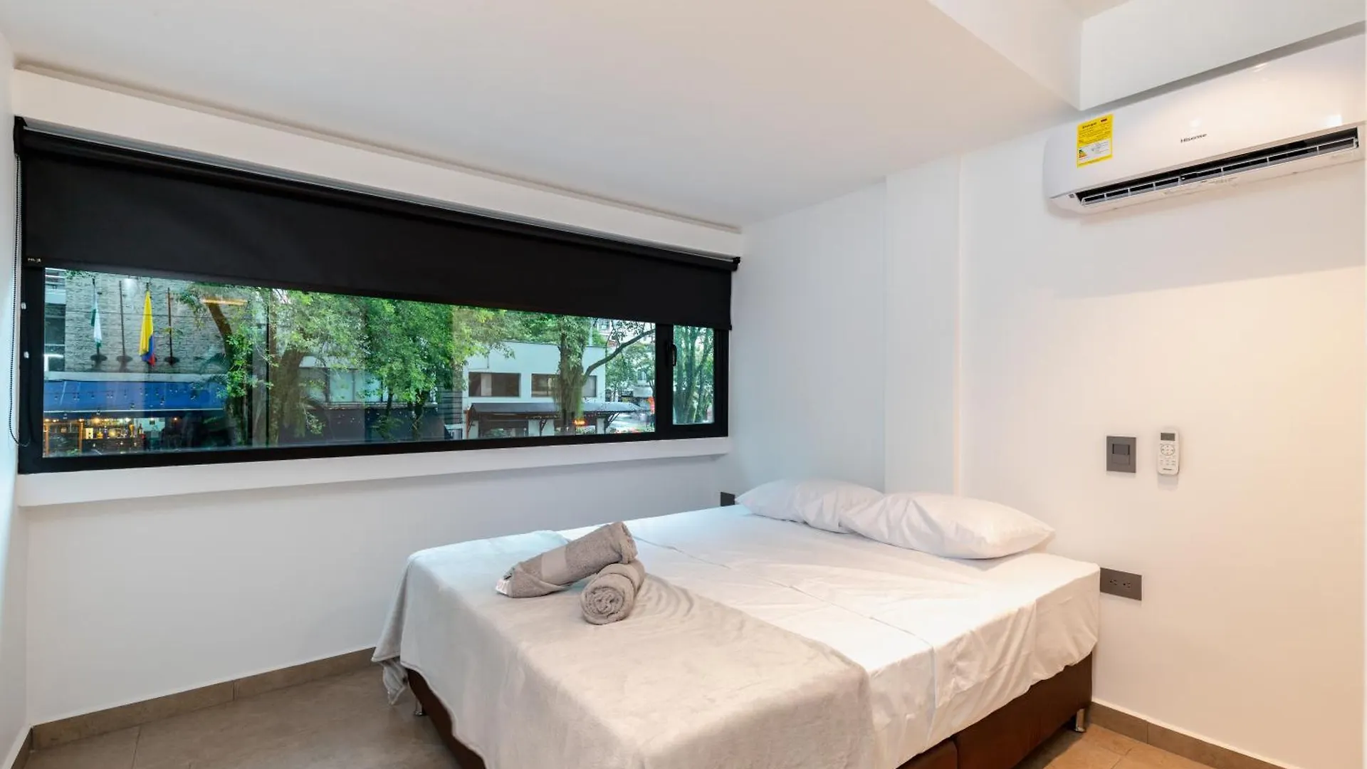 Ll 203 4Br 4Bath Apartment Close To Lleras Park - Poblado - Medellin 0*,