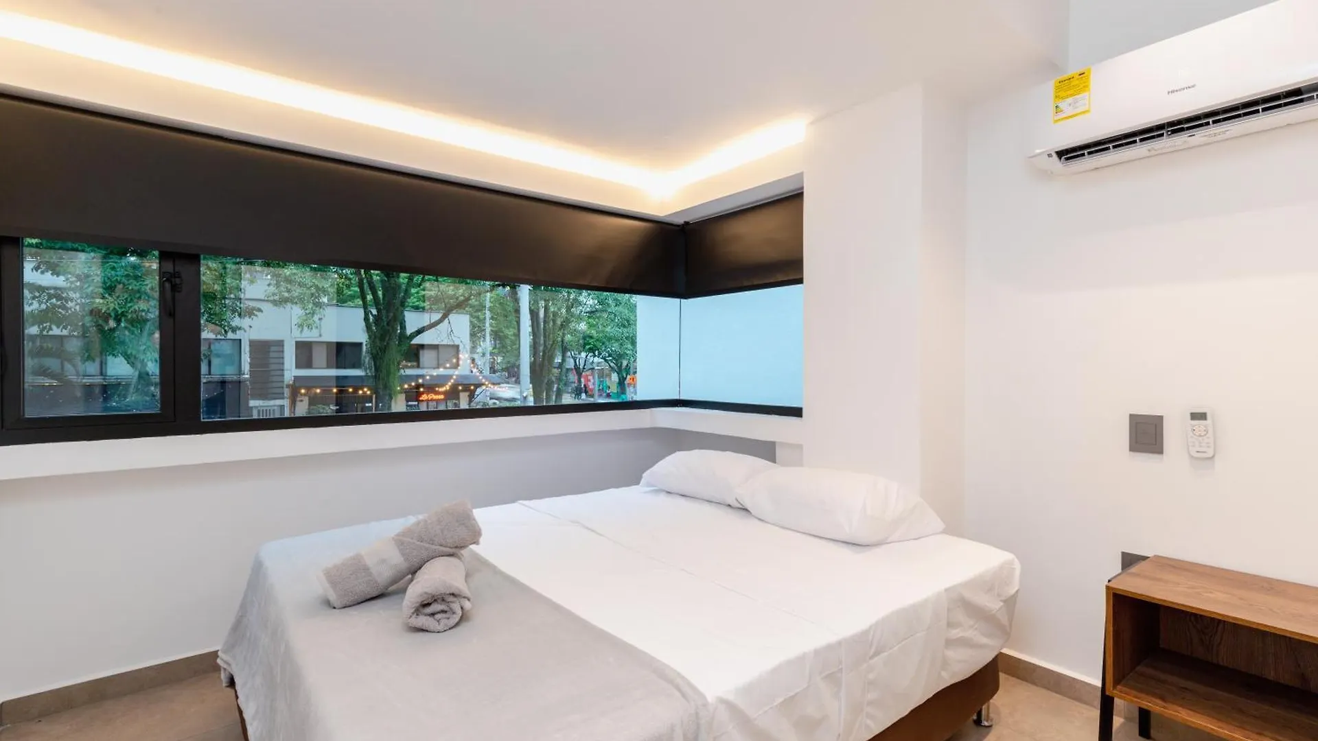 Ll 203 4Br 4Bath Apartment Close To Lleras Park - Poblado - Medellin