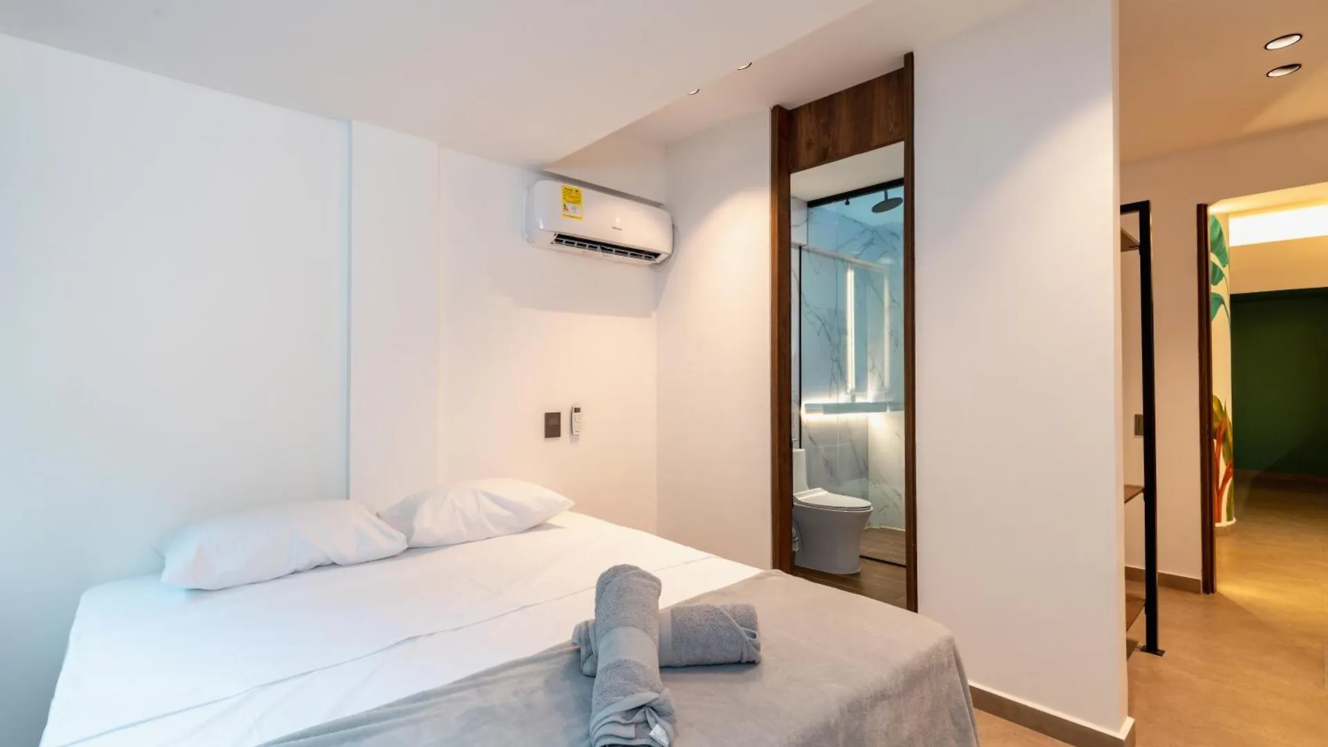 Ll 203 4Br 4Bath Apartment Close To Lleras Park - Poblado - Medellin