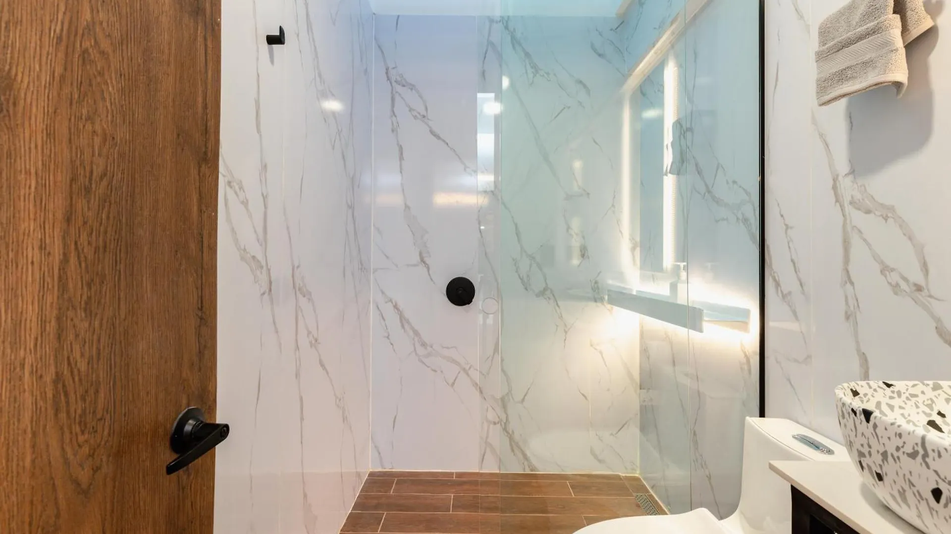 Ll 203 4Br 4Bath Apartment Close To Lleras Park - Poblado - Medellin