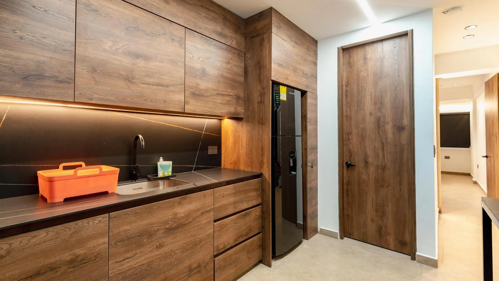Ll 203 4Br 4Bath Apartment Close To Lleras Park - Poblado - Medellin