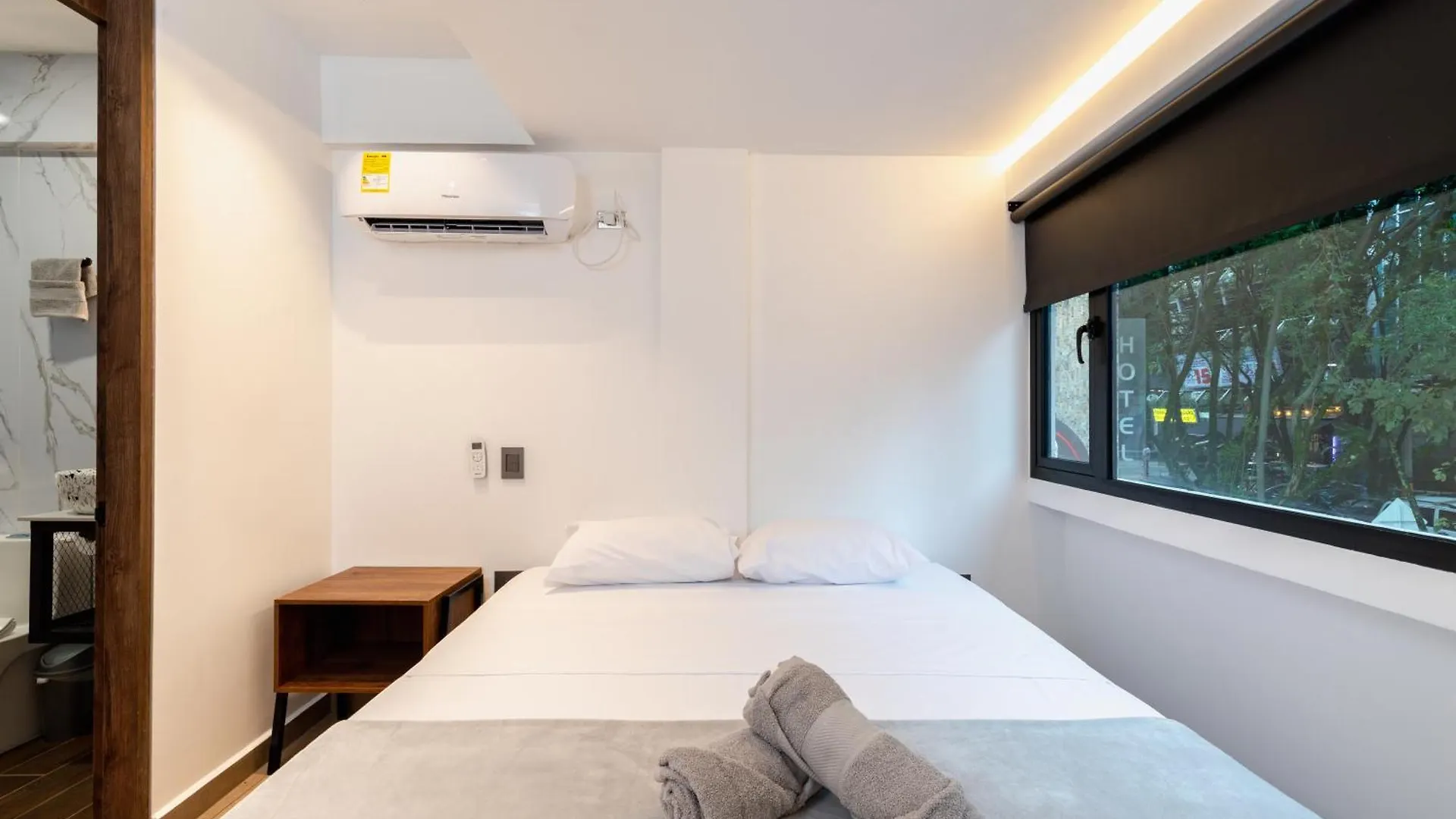 Ll 203 4Br 4Bath Apartment Close To Lleras Park - Poblado - Medellin 0*,  Colombia