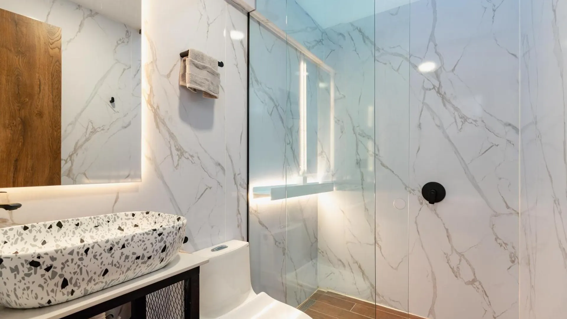 Ll 203 4Br 4Bath Apartment Close To Lleras Park - Poblado - Medellin