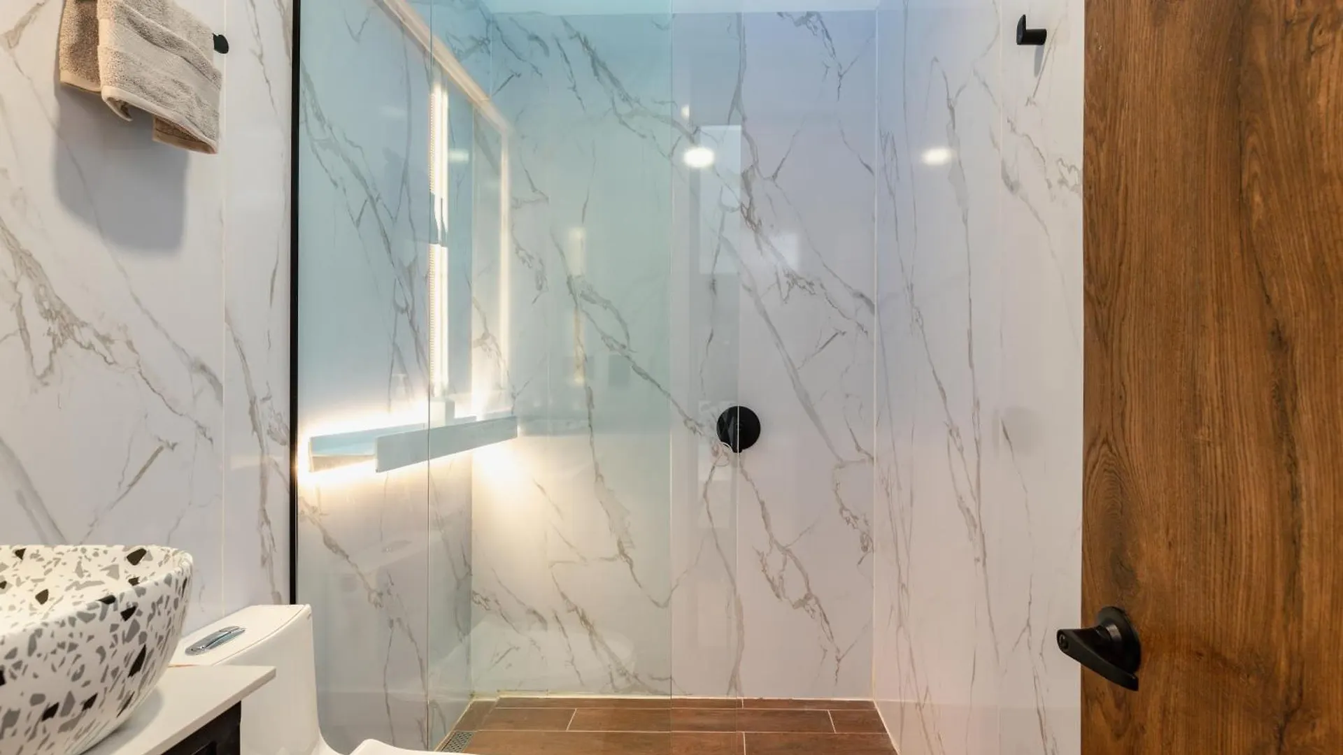 Ll 203 4Br 4Bath Apartment Close To Lleras Park - Poblado - Medellin